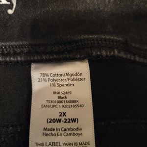 Plus size capri